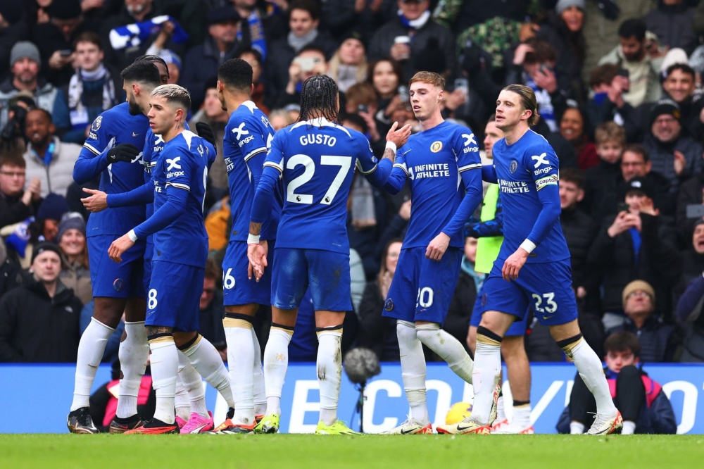 中超俱乐部欠薪问题严峻，准入审核难度大，职业化进程仍不完善。