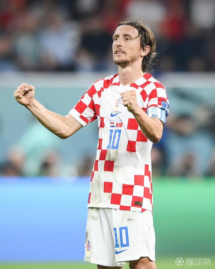 巴黎圣日耳曼内马尔帽子戏法